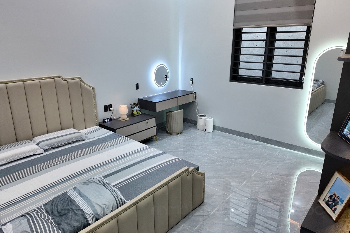 Hoàn Thiện Thi Công Nội Thất Nhà Phố Bình Dương 120m2 52 Góc nhìn từ hướng cửa chính vào phòng ngủ master